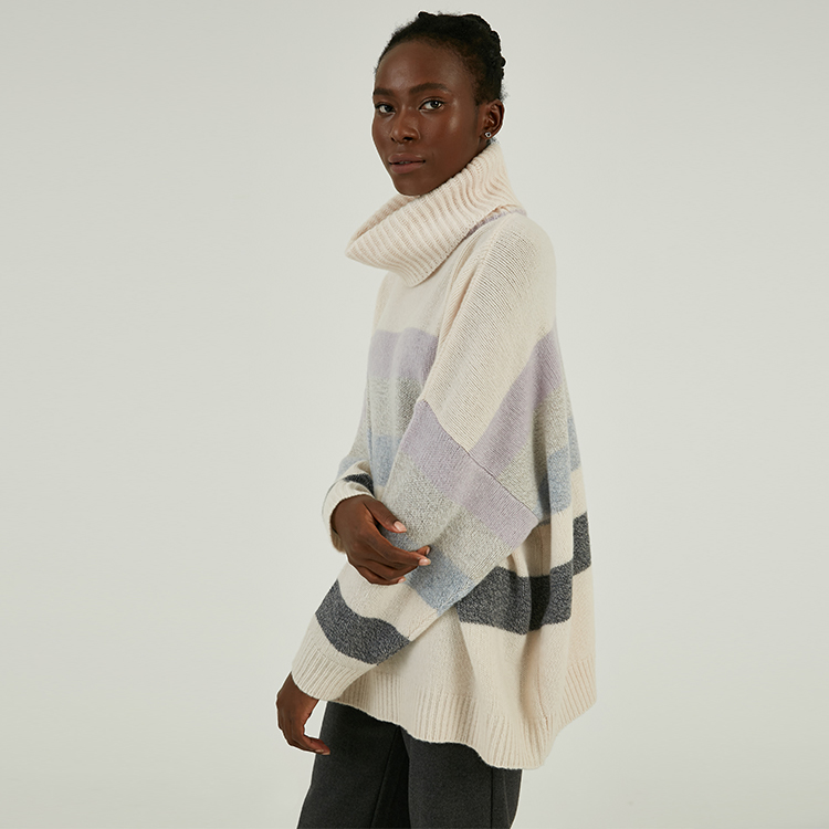 Personalisierter Pullover aus 100 % Wolle mit dickem Rollkragen und Streifen